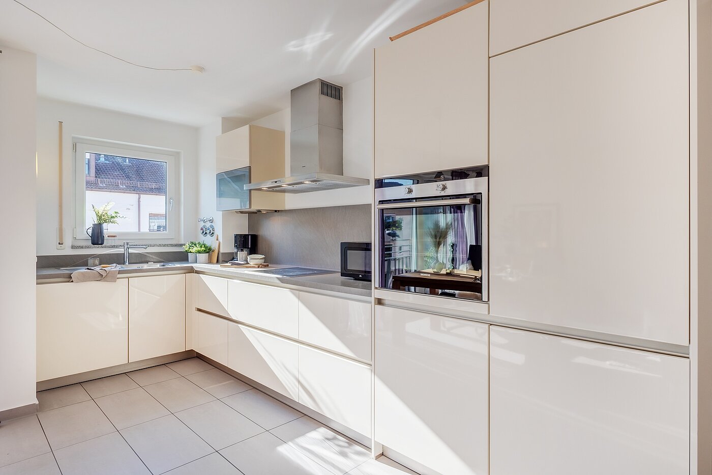 Etagenwohnung mit 2.5 Zimmern | München-Obergiesing | 70270 | Helle Eckküche