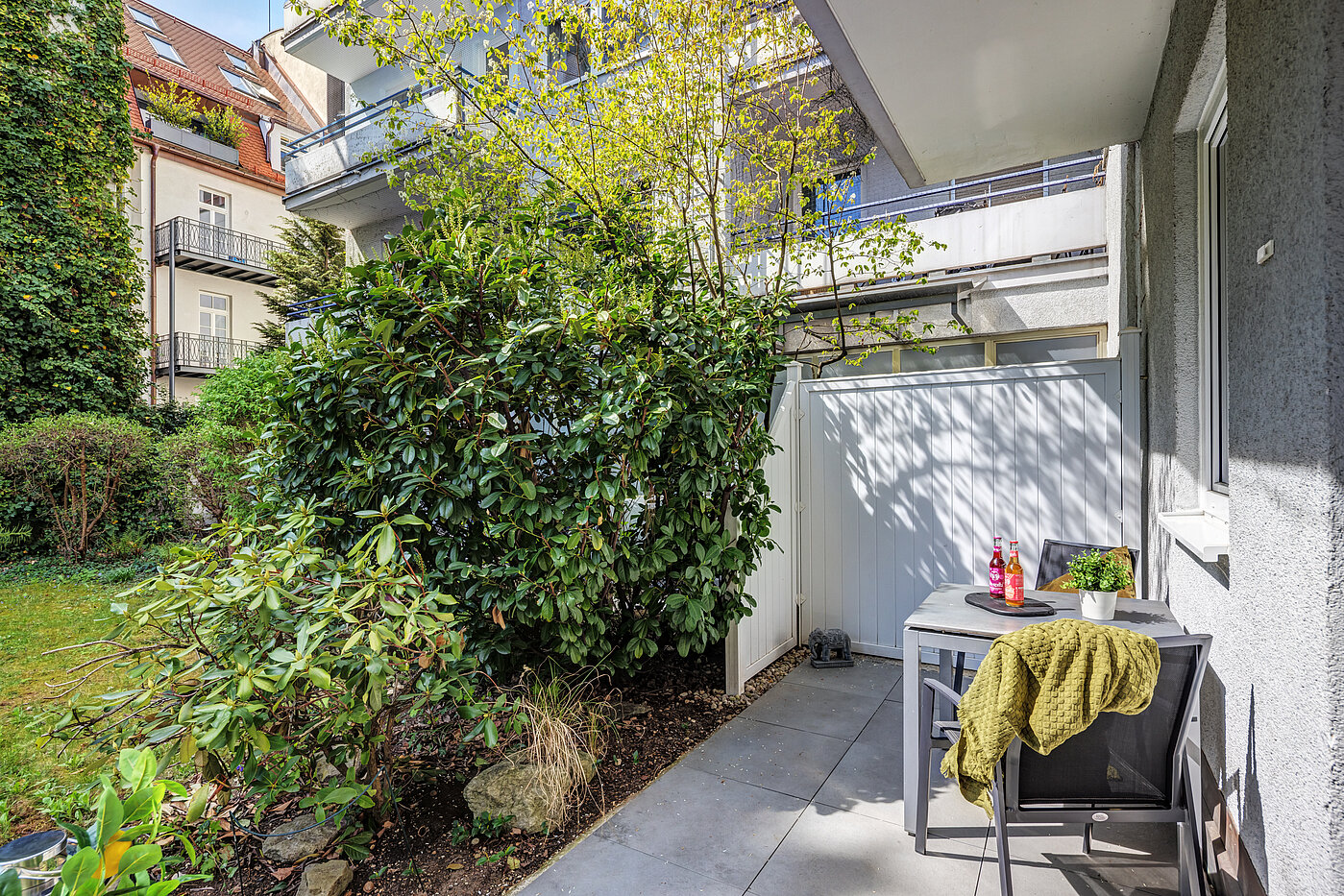 Erdgeschosswohnung mit 2 Zimmern | München-Schwabing | 70394 | Sonnenstrahlen