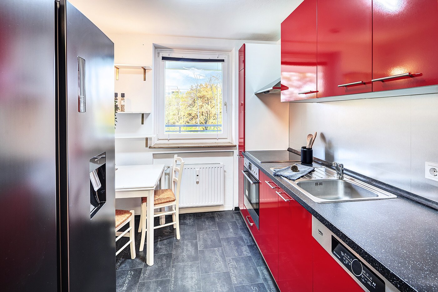 Etagenwohnung mit 2 Zimmern | München-Perlach | 70300 | Küche...