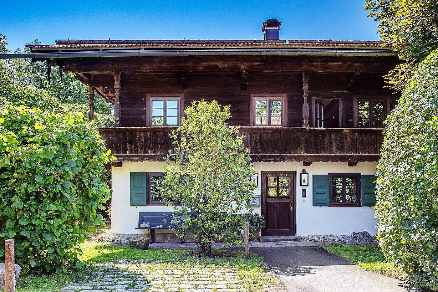 Etagenwohnung mit 11 Zimmern | Gmund/Dürnbach | 2107ML1 | Vorderansicht Eingang