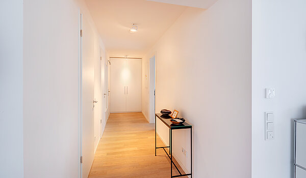 Penthouse mit 2 Zimmern | München-Bogenhausen | 70385 | Großzügiger Flur