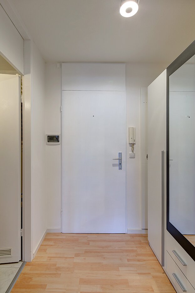 Etagenwohnung mit 1 Zimmer | München-Berg am Laim | 2301ML4 | Diele Blickrichtung Eingang...