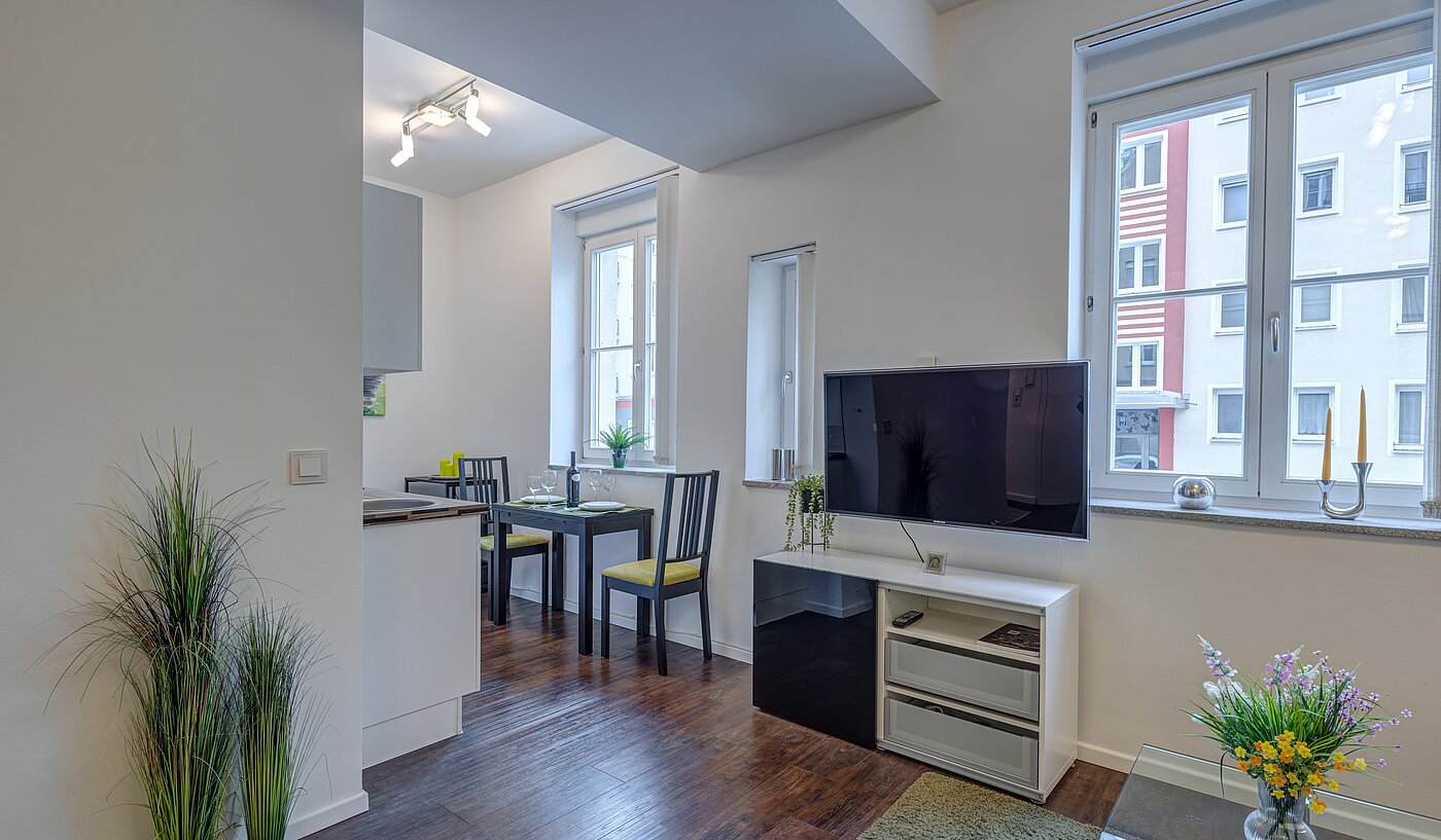 Etagenwohnung mit 1 Zimmer | München-Neuhausen | 70235 | Blickrichtung Küche