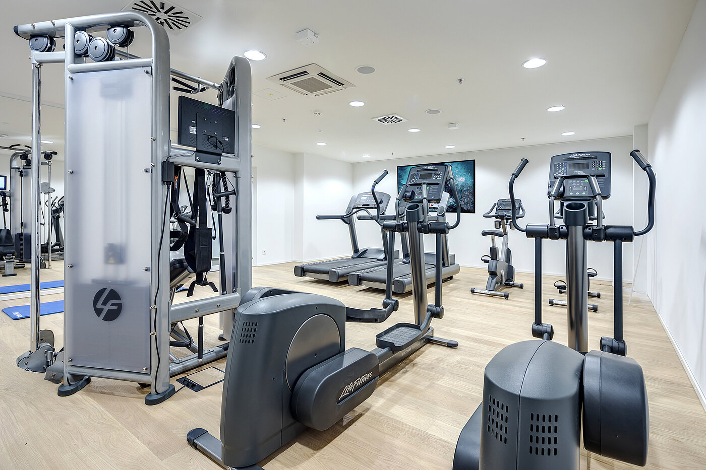 Apartment mit 1.5 Zimmern | München-Neuhausen | 70179 | Fitnessbereich