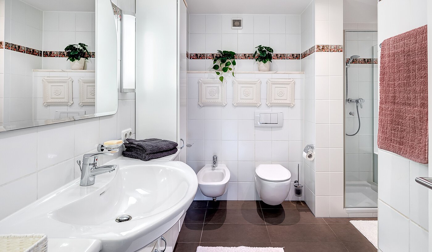 Etagenwohnung mit 3.5 Zimmern | 70284 | Bad mit...