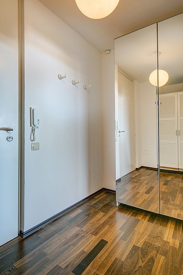 Etagenwohnung mit 1 Zimmer | München-Schwabing | 70079 | Flur...