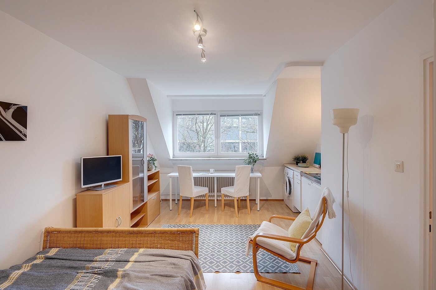 Etagenwohnung mit 1 Zimmer | München-Bogenhausen | 2012ML2 | auch die kl. Küche hat Platz
