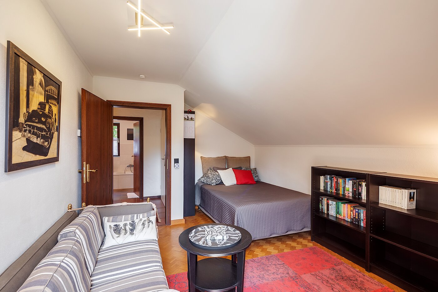 Einfamilienhaus mit 4 Zimmern | Neubiberg | 70429 | Schlafzimmer II im OG