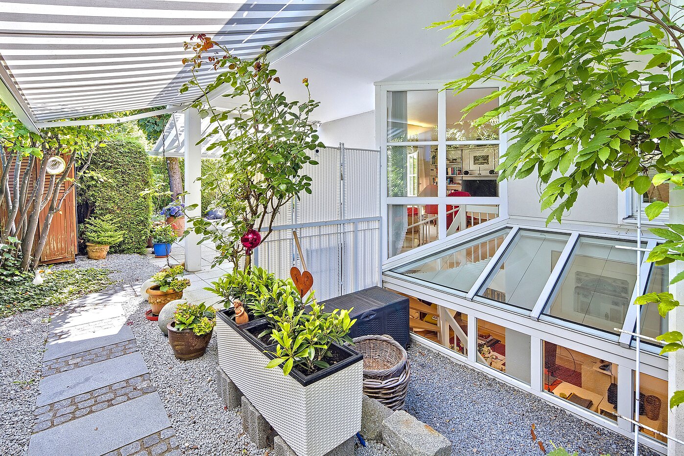 Erdgeschosswohnung mit 2 Zimmern | München-Obermenzing | 70280 | Uneinsehbarer Terrassenweg