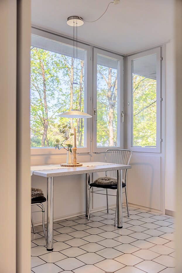 Etagenwohnung mit 3.5 Zimmern | München-Bogenhausen | 703052 | ...einladendem Erker