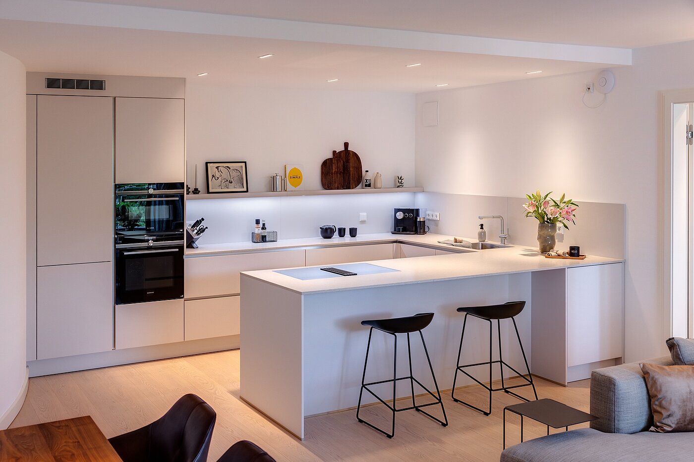 Etagenwohnung mit 3 Zimmern | 70046 | ...mit Theke zur Küche...