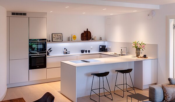 Etagenwohnung mit 3 Zimmern | 70046 | ...mit Theke zur Küche...