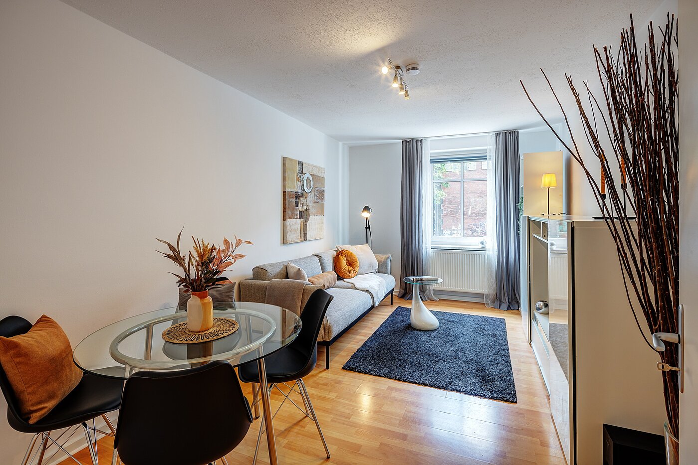 Etagenwohnung mit 2.5 Zimmern | München-Isarvorstadt | 70121