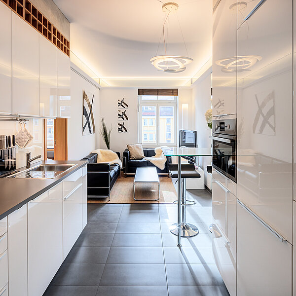 Haidhausen: Denkmalgeschützter Altbau trifft Moderne – stilvolle 2-Zimmer Wohnung – frei