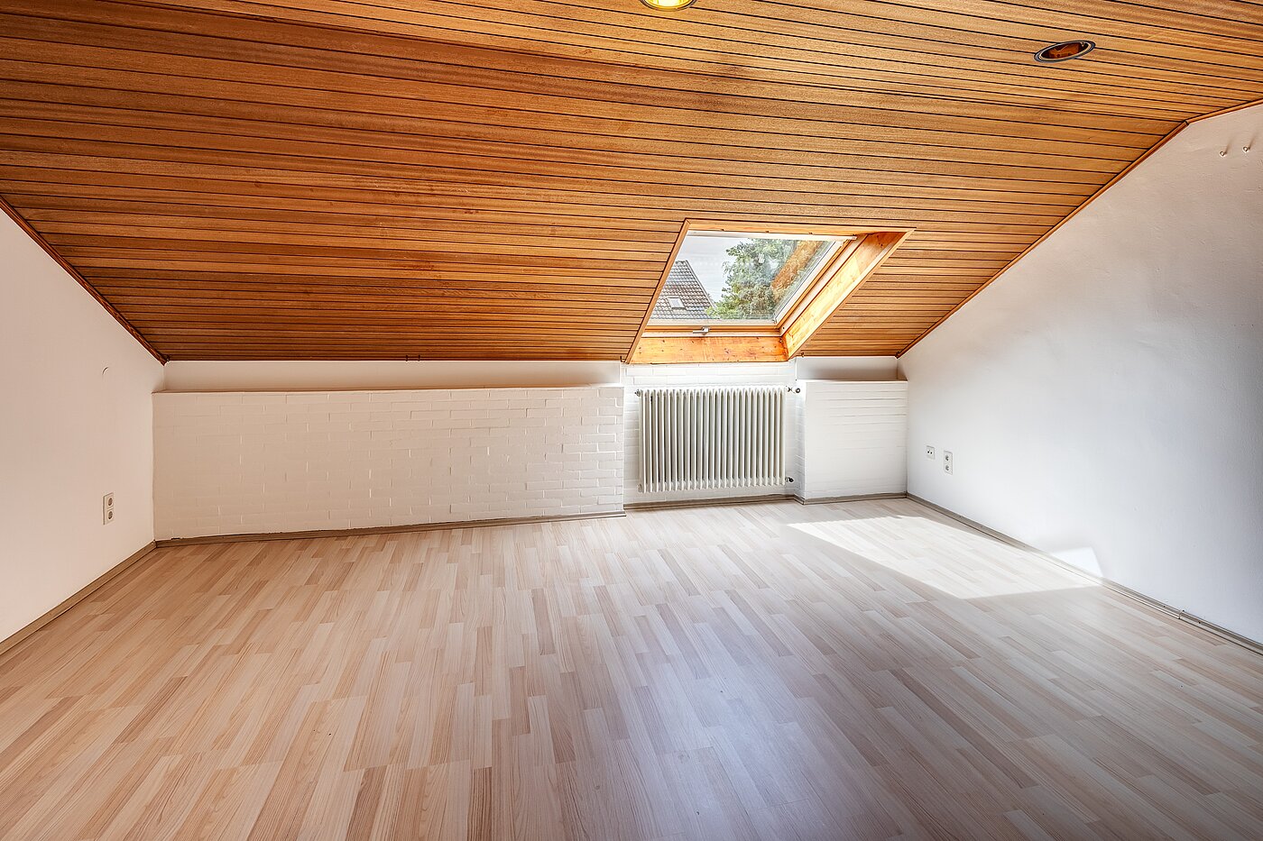 Reihenmittelhaus mit 4 Zimmern | Maisach | 70125 | Helles Dachstudio