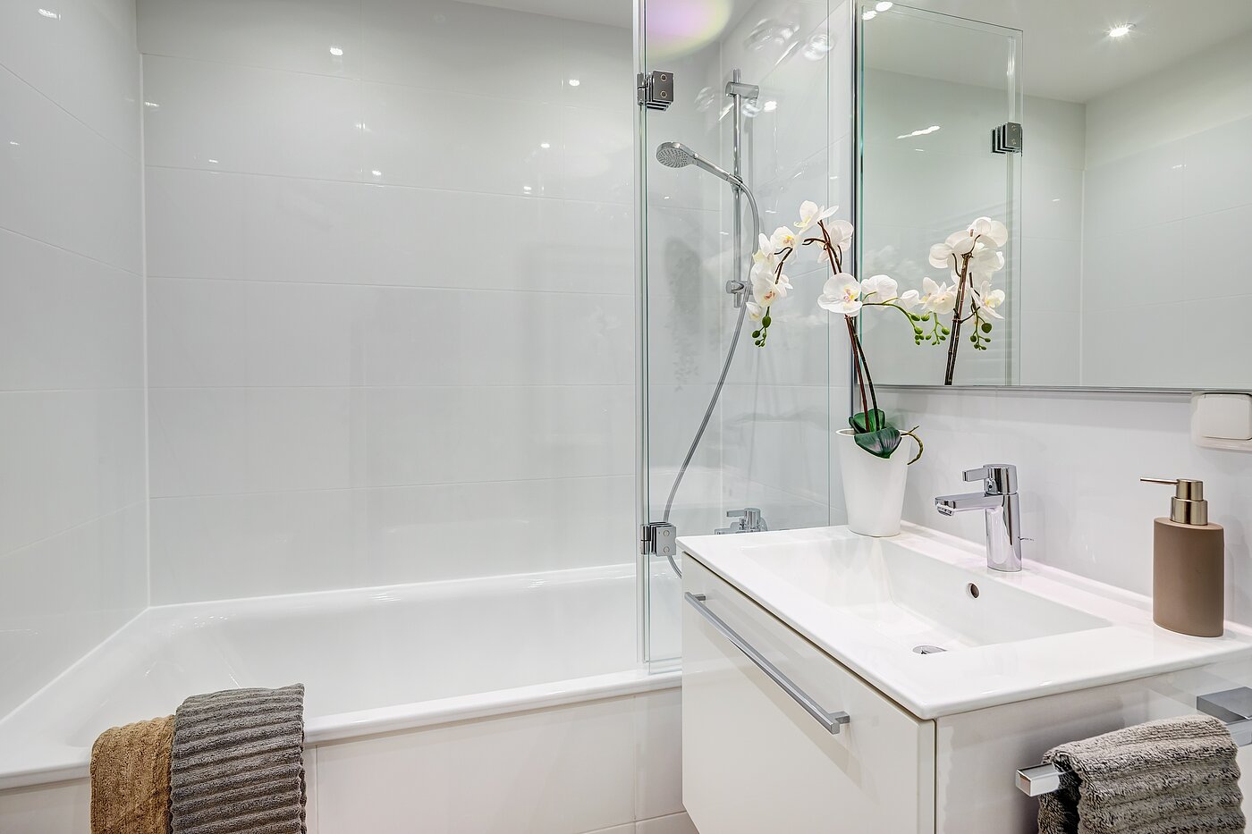 Etagenwohnung mit 2 Zimmern | München-Schwabing | 70434 | Schickes...