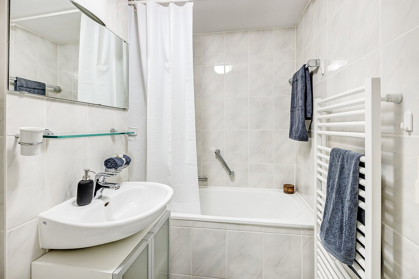 Etagenwohnung mit 1.5 Zimmern | München-Schwabing | 2205ML81 | Bad mit Wanne...