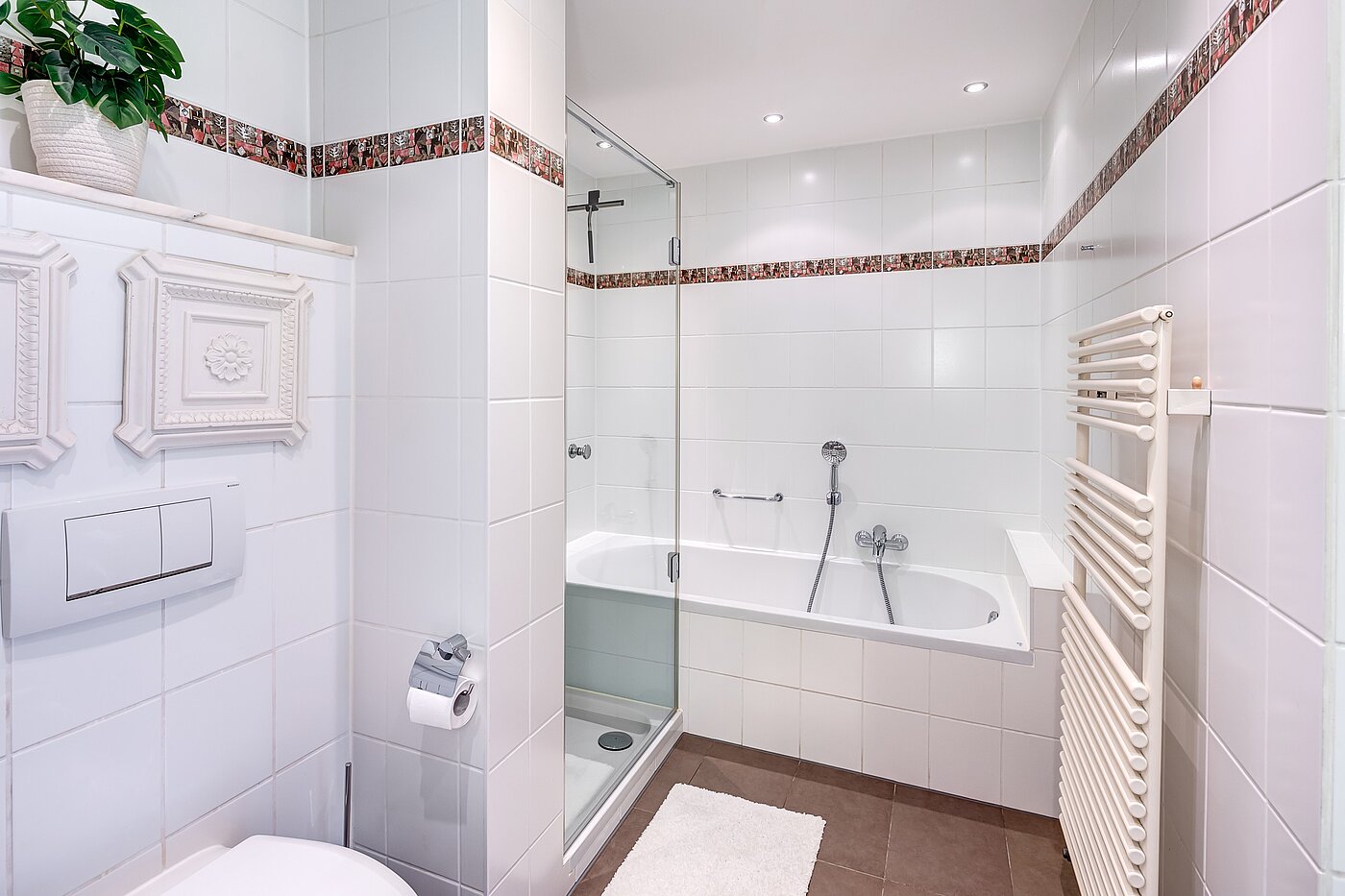 Etagenwohnung mit 3.5 Zimmern | 70284 | ...Dusche und Wanne