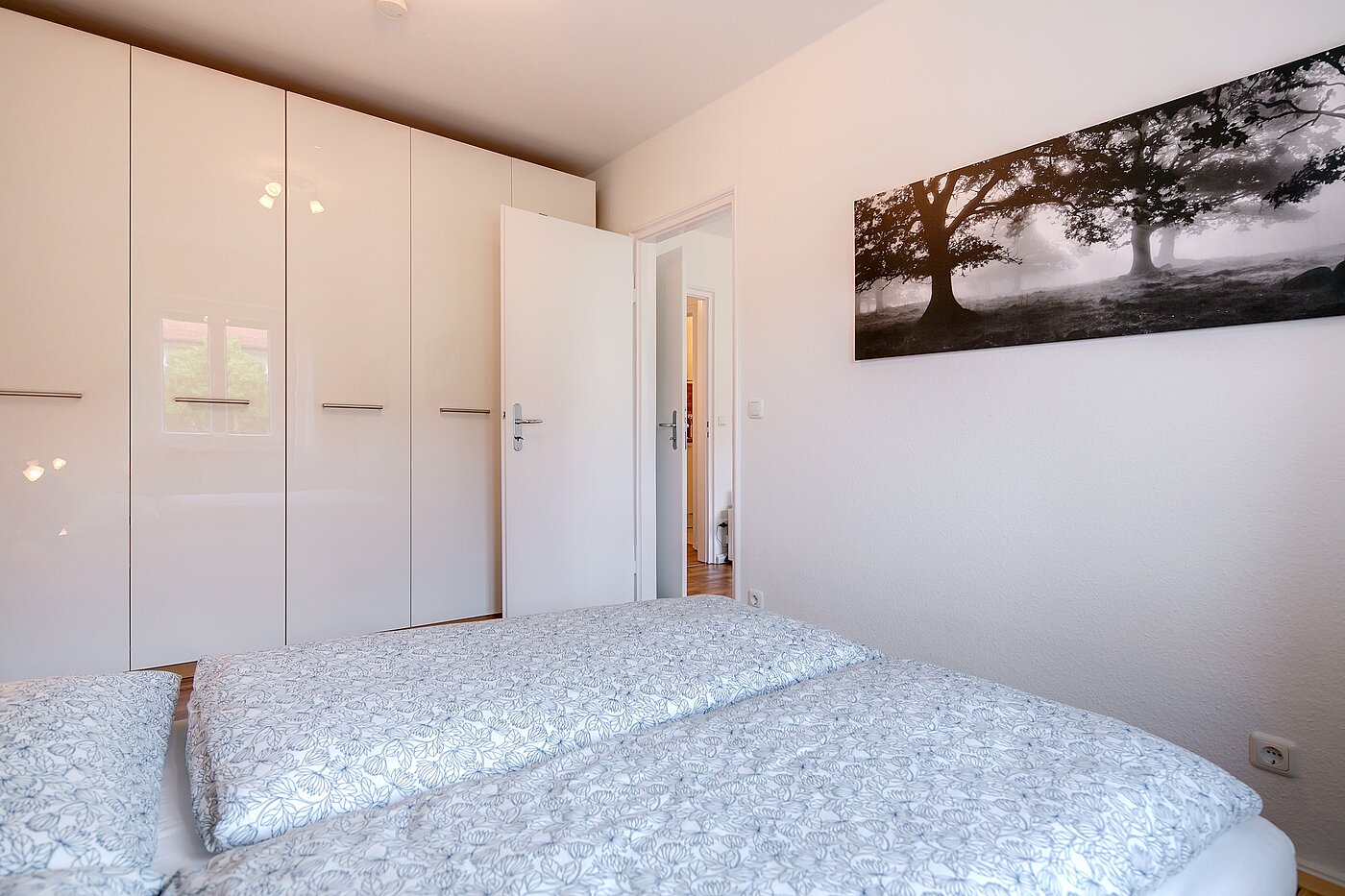Etagenwohnung mit 2 Zimmern | München-Schwabing | 70096 | Großer Wandschrank