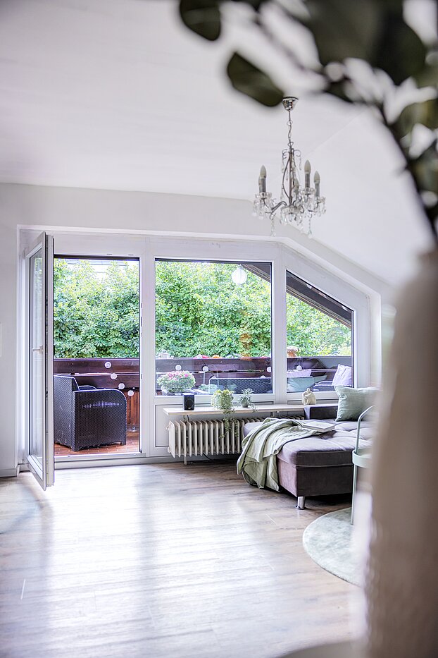 Dachgeschosswohnung mit 3 Zimmern | Karlsfeld | 70217 | ...und Balkon
