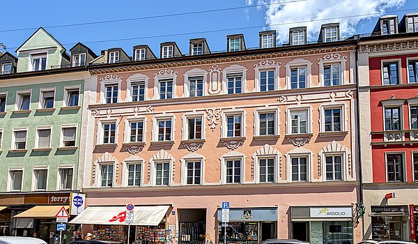 Dachgeschosswohnung mit 4.5 Zimmern | München-Ludwigsvorstadt | 70461