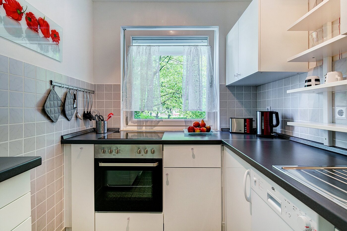 Hochparterre mit 2 Zimmern | München-Sendling-Westpark | 2001ML1 | Abgeschlossene Küche mit...