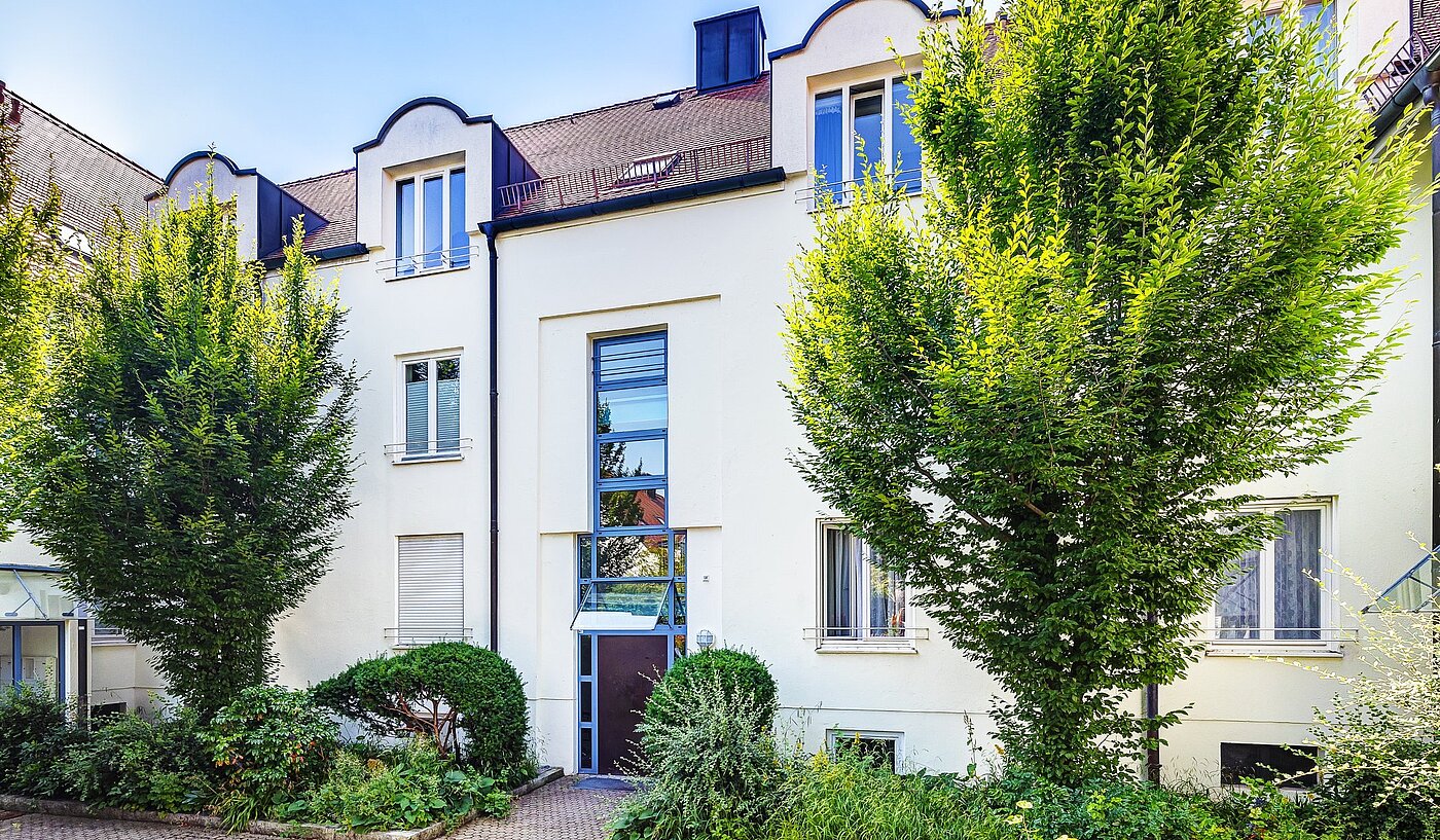 Etagenwohnung mit 2 Zimmern | München-Nymphenburg | 2107ML3 | Vorderansicht Eingang