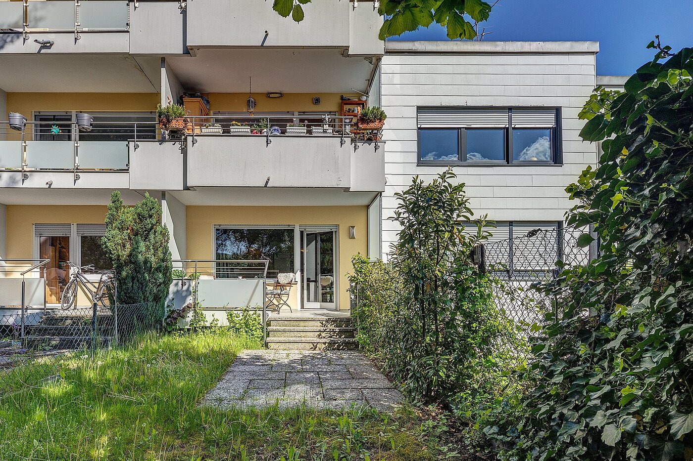 Etagenwohnung mit 1 Zimmer | München-Freimann | 2105ML4 | Blick vom Garten aus