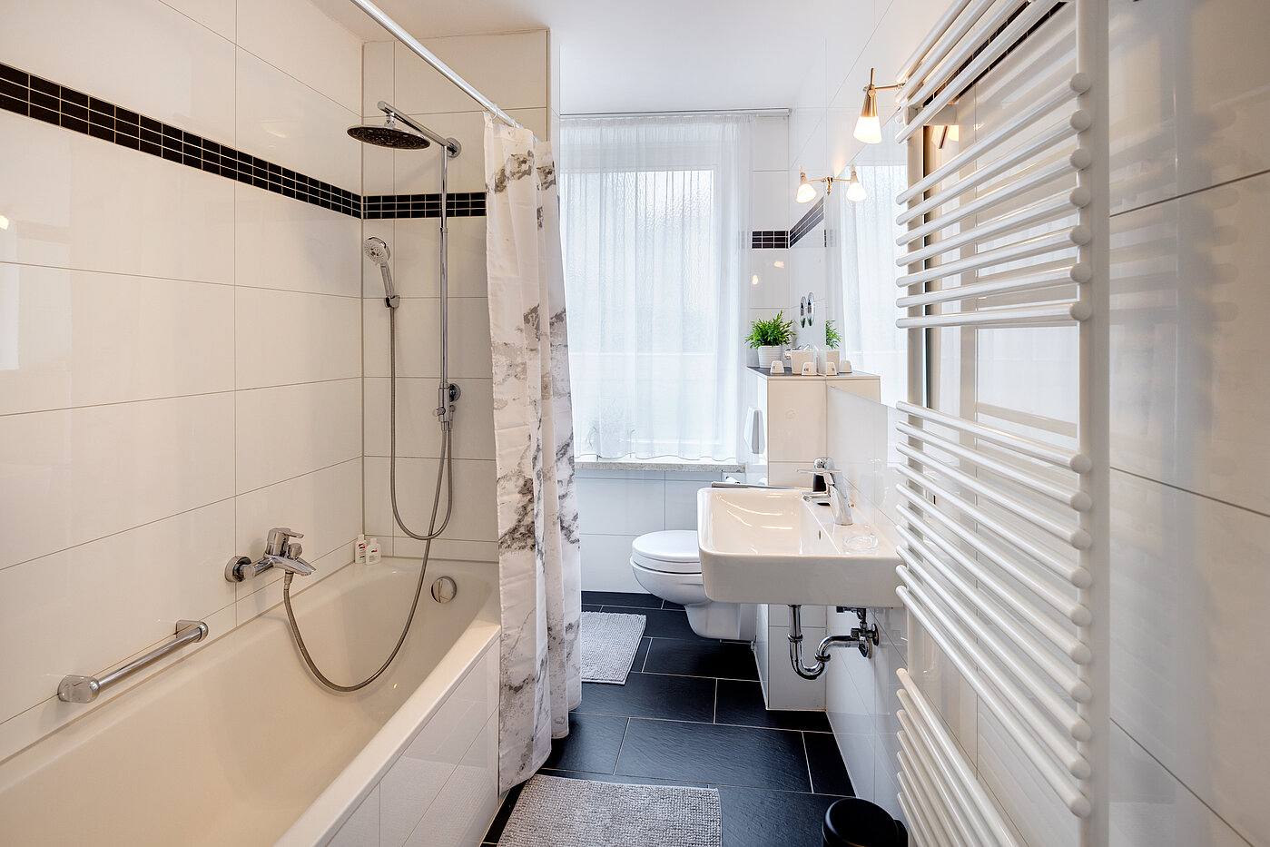 Erdgeschosswohnung mit 2 Zimmern | 70219 | Modernes Bad...