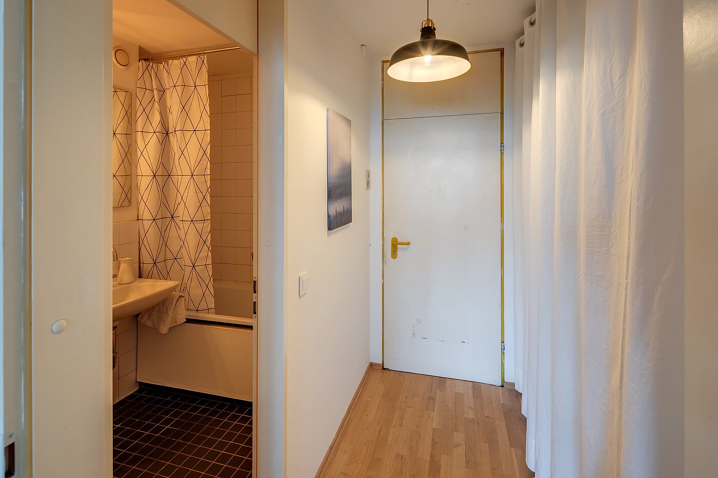 Etagenwohnung mit 1 Zimmer | München-Au | 2211ML1 | Eingangsbereich mit Blick ins Bad
