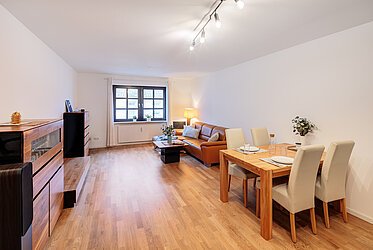 Neuhausen: 2-Zimmer Wohnung - ein Steinwurf zum Rotkreuzplatz