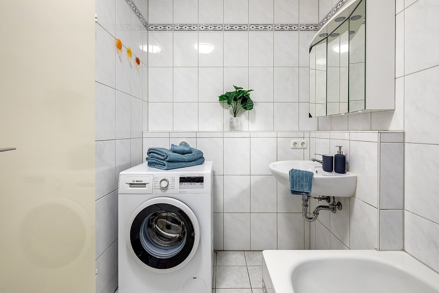 Etagenwohnung mit 2 Zimmern | München-Perlach | 1904ML5 | hell gefliestes Bad