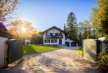 Tradition in Perfektion – neu inszeniertes Landhaus für höchste Ansprüche