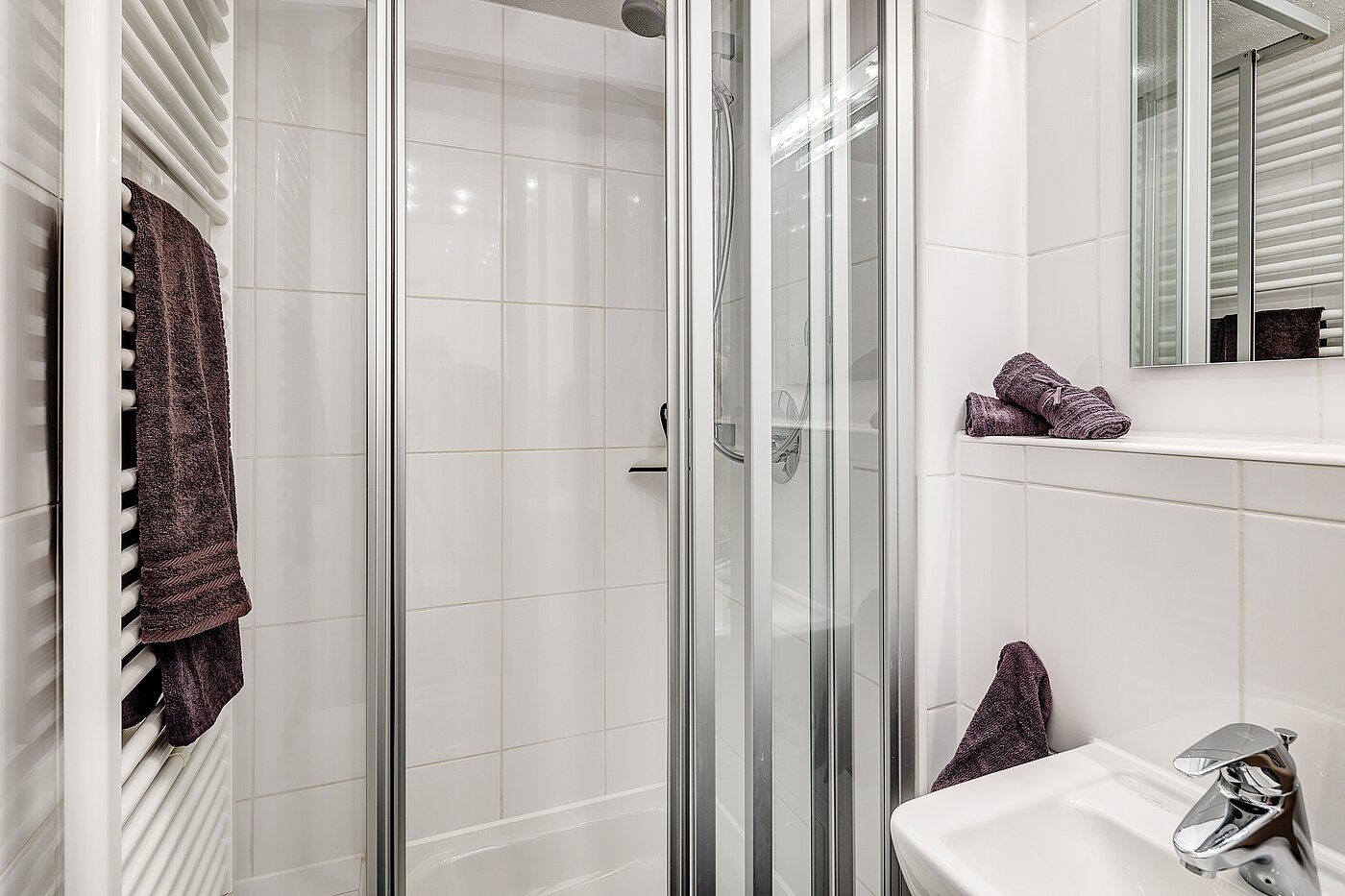 Etagenwohnung mit 3 Zimmern | München-Laim | 2206ML2 | Dusche mit Handtuchheizkörper