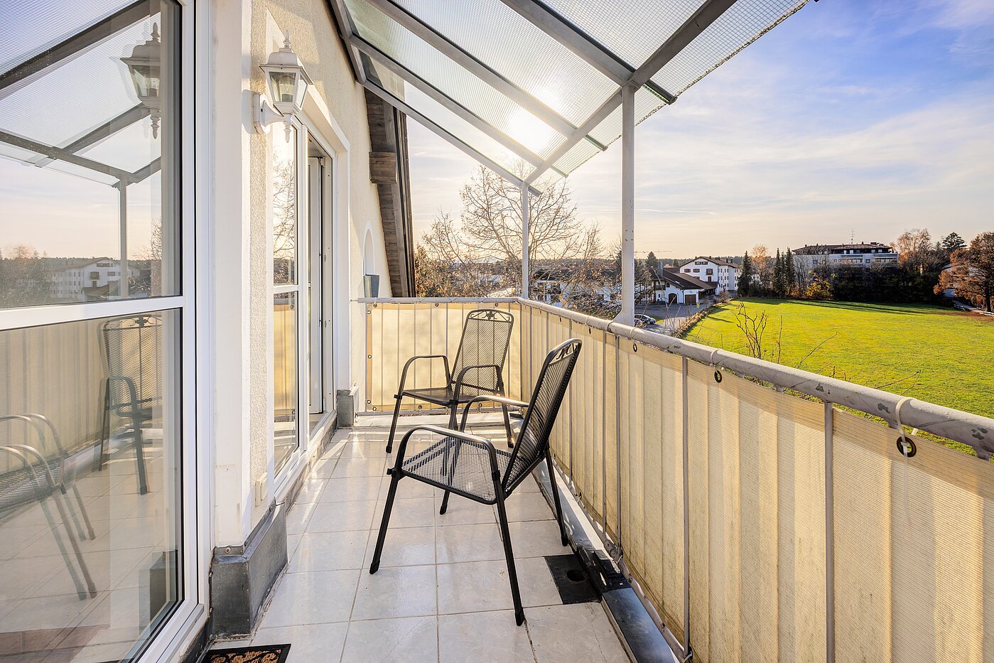 Dachgeschosswohnung mit 2 Zimmern | 70314 | Balkon