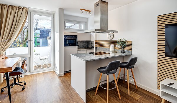Apartment mit 1 Zimmer | München-Milbertshofen | 70183 | ...und Barhockern