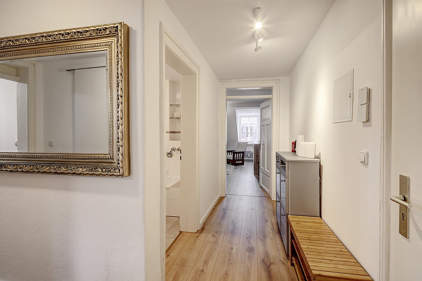 Dachgeschosswohnung mit 4.5 Zimmern | München-Ludwigsvorstadt | 70461 | Diele 1