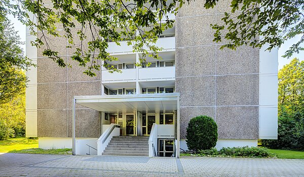 Etagenwohnung mit 3 Zimmern | München-Bogenhausen | 70261 | Eingang