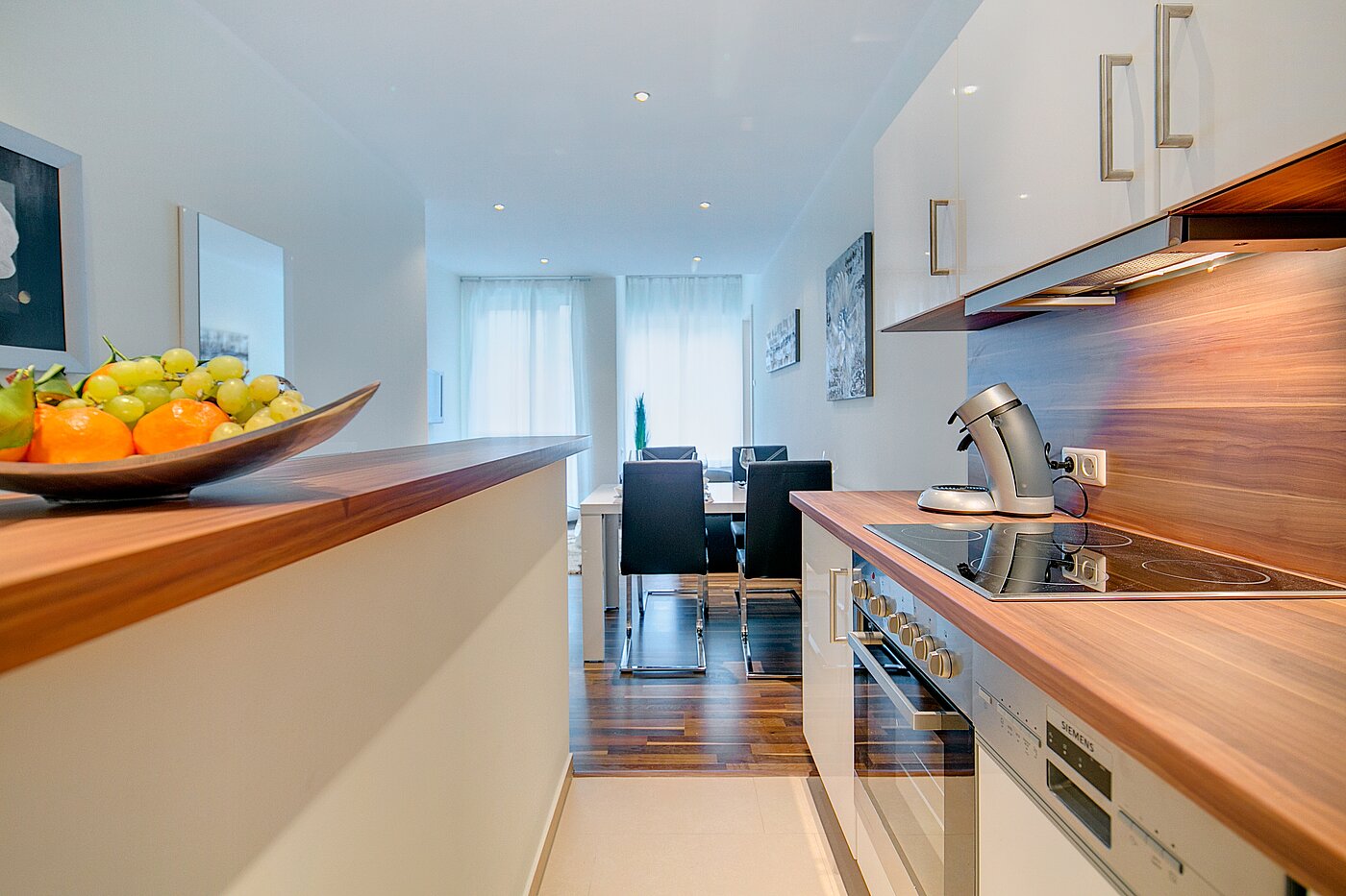 Erdgeschosswohnung mit 4 Zimmern | München-Neuhausen | 70471 | ...mit Theke