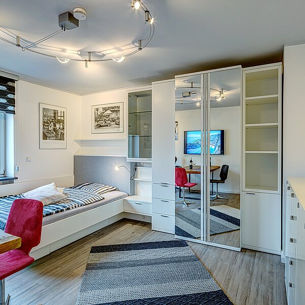 Neuhausen: Möbliertes 1-Zimmer Apartment