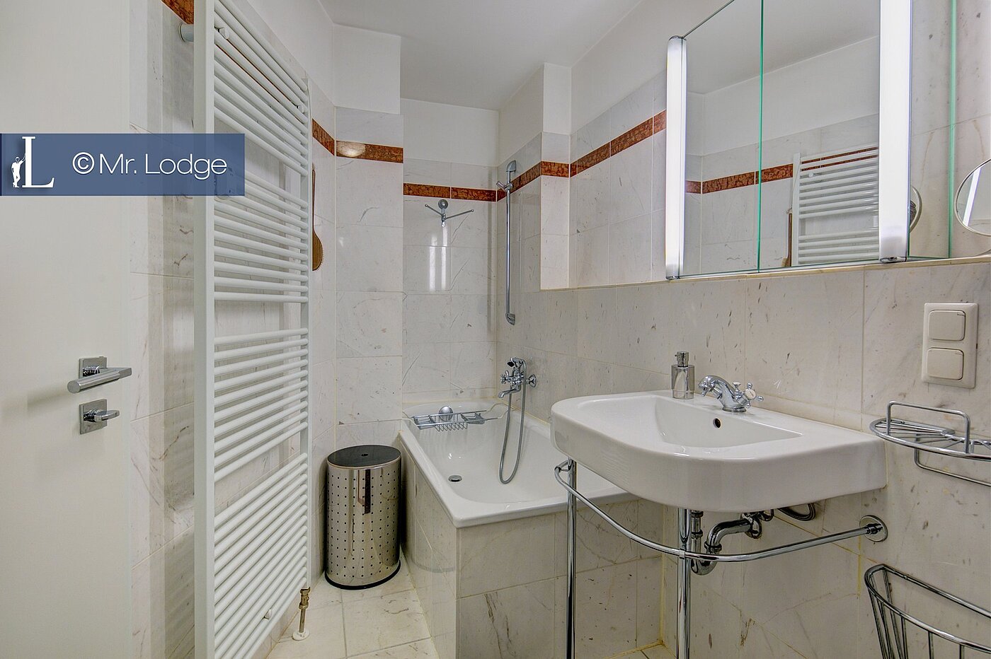 Etagenwohnung mit 2 Zimmern | München-Schwabing | 1605ML1 | Modernes Bad mit Wanne