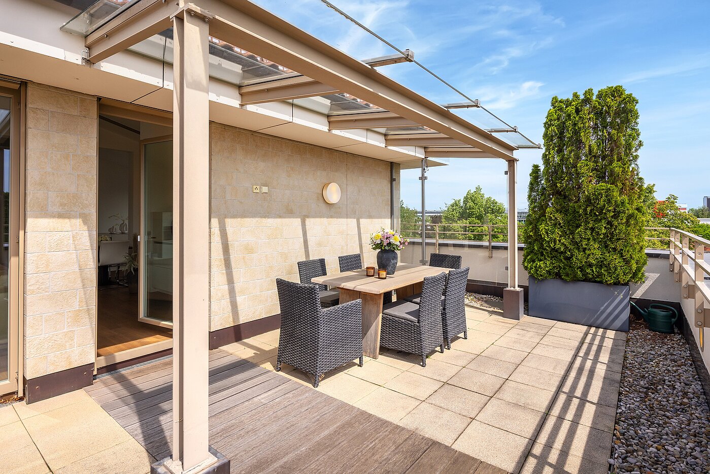 Penthouse mit 3.5 Zimmern | München-Oberföhring | 70237 | ...mit überdachtem Patio...