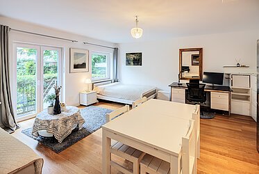 Haidhausen: Ruhiges 1-Zimmer-Hochparterre mit kleinem Garten -bald frei