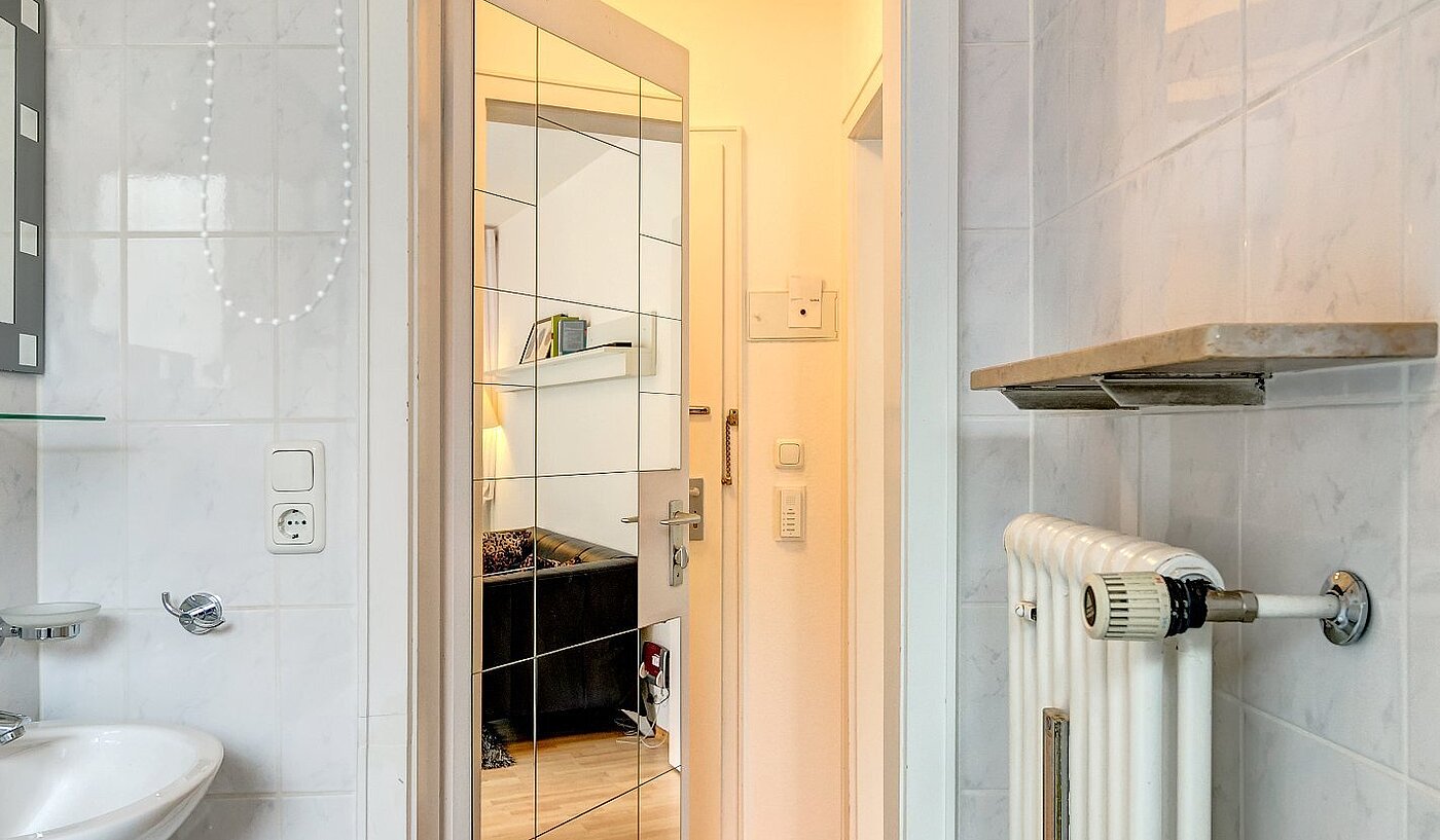 Etagenwohnung mit 1 Zimmer | München-Schwabing | 2106ML1 | Hell gefliestes ...