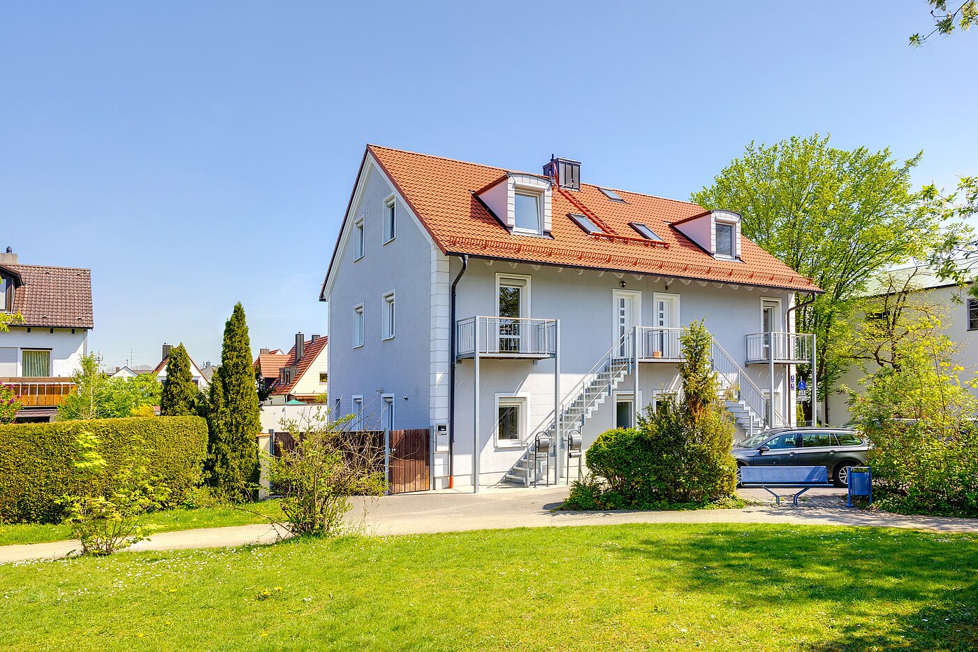 Doppelhaushälfte mit 6.5 Zimmern | Unterschleißheim | 70122 | Ansicht von der Alleestraße