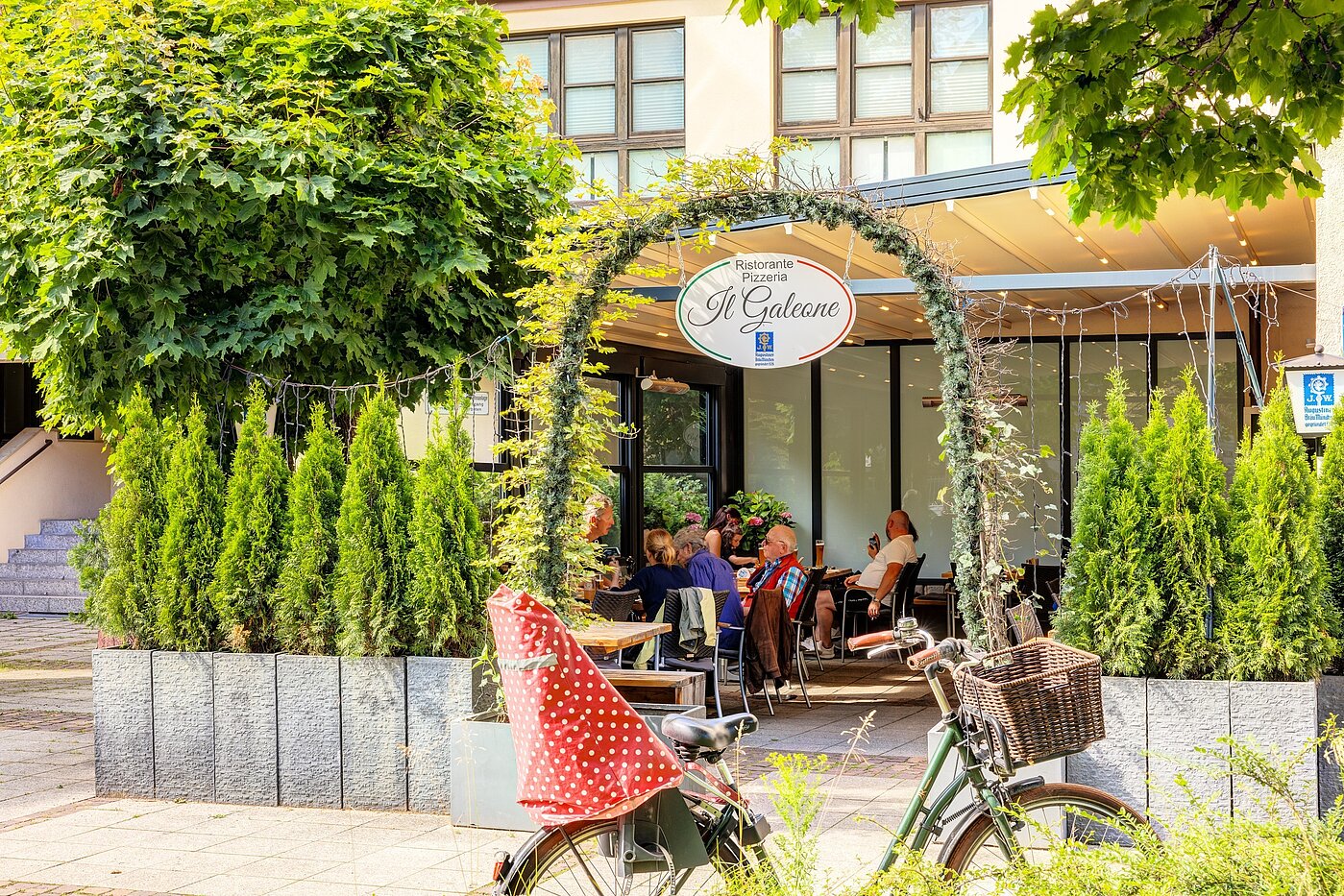 Etagenwohnung mit 5 Zimmern | München-Neuhausen | 70140 | Alles...