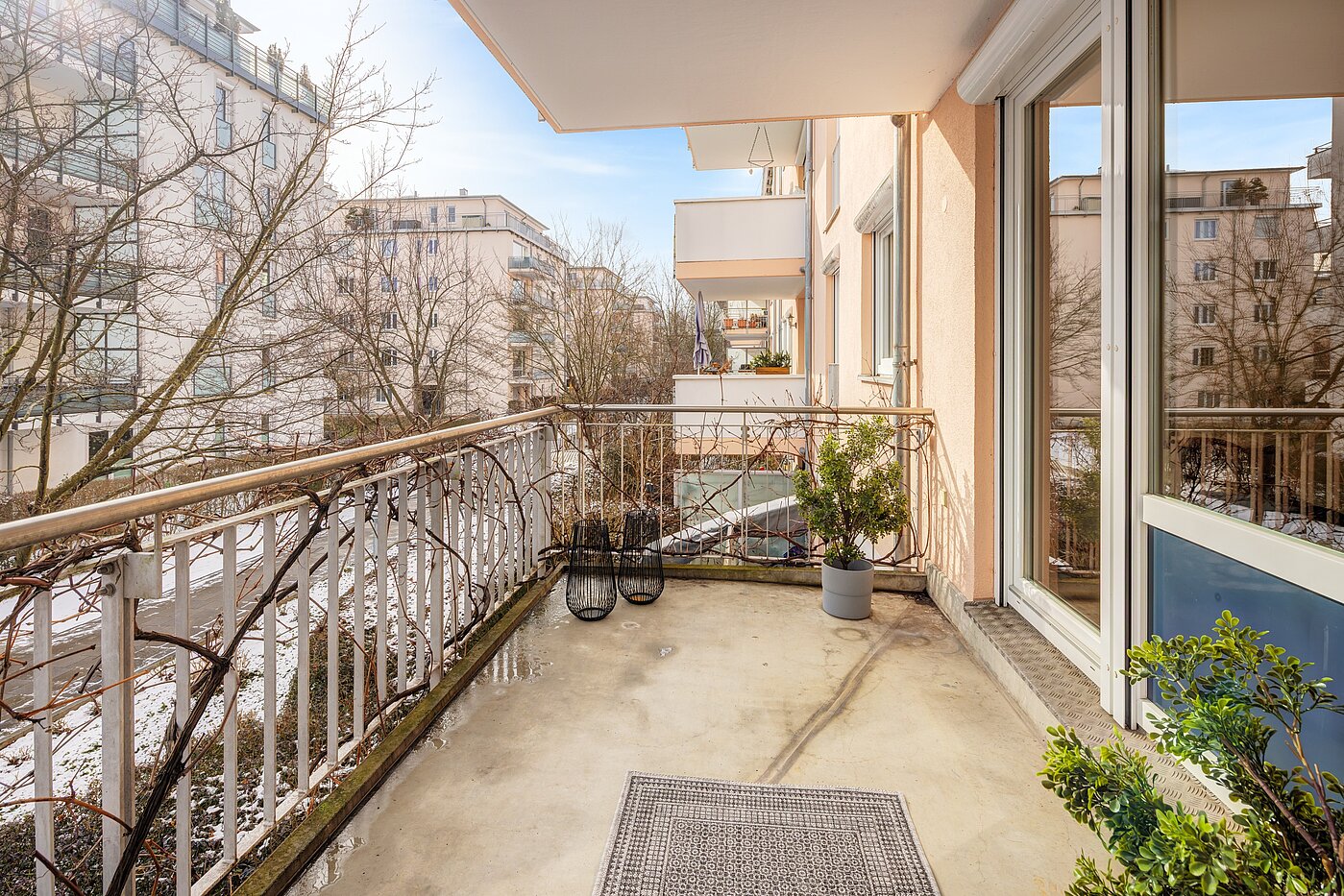 Etagenwohnung mit 2 Zimmern | München-Bogenhausen | 70396 | Balkon...