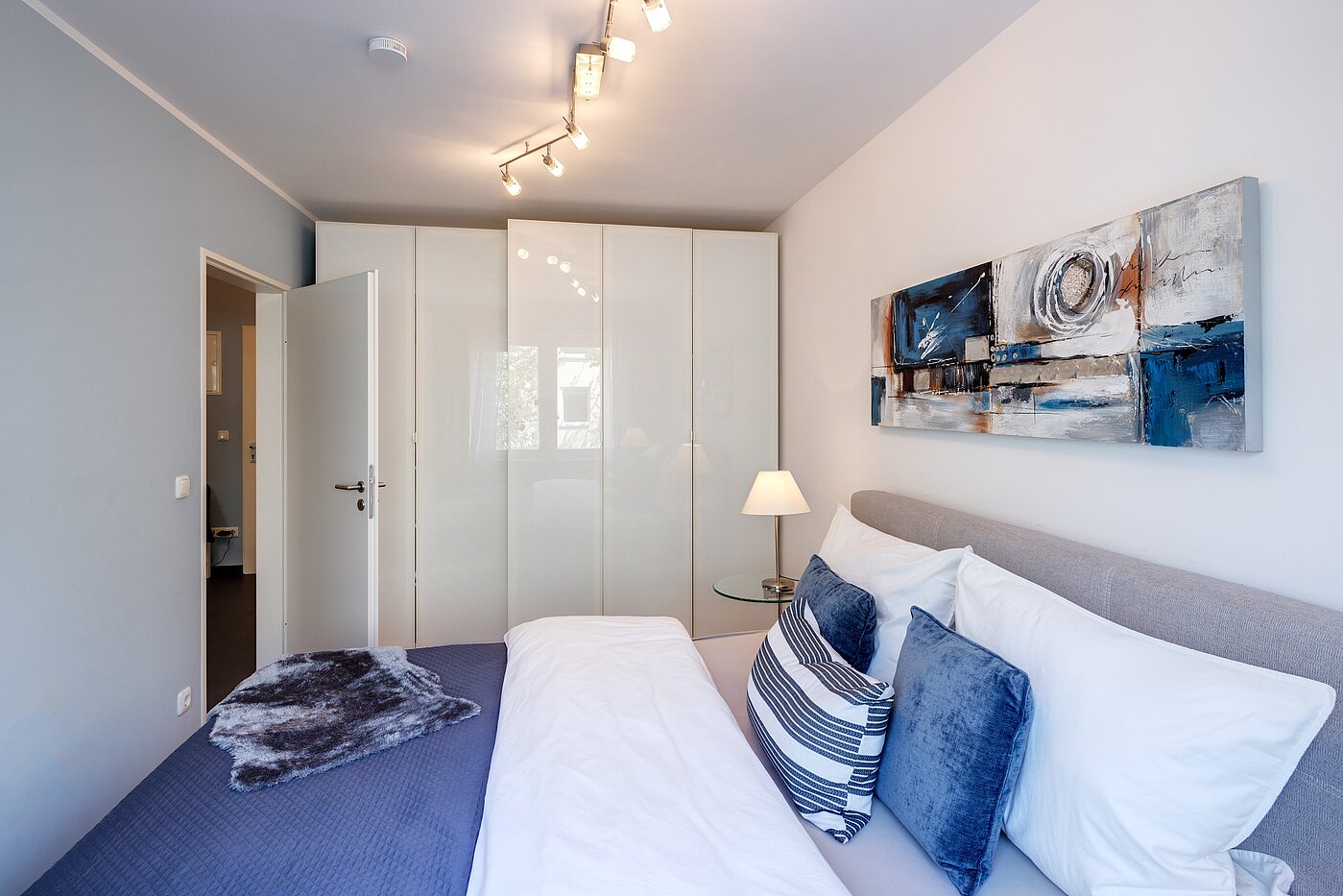 Etagenwohnung mit 2 Zimmern | München-Schwabing | 70013 | ...mit reichlich Stauraum