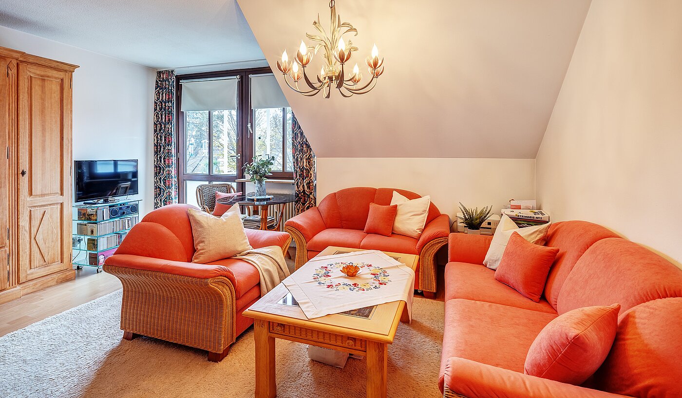 Etagenwohnung mit 2 Zimmern | Germering | 70029 | Schönes Wohnzimmer