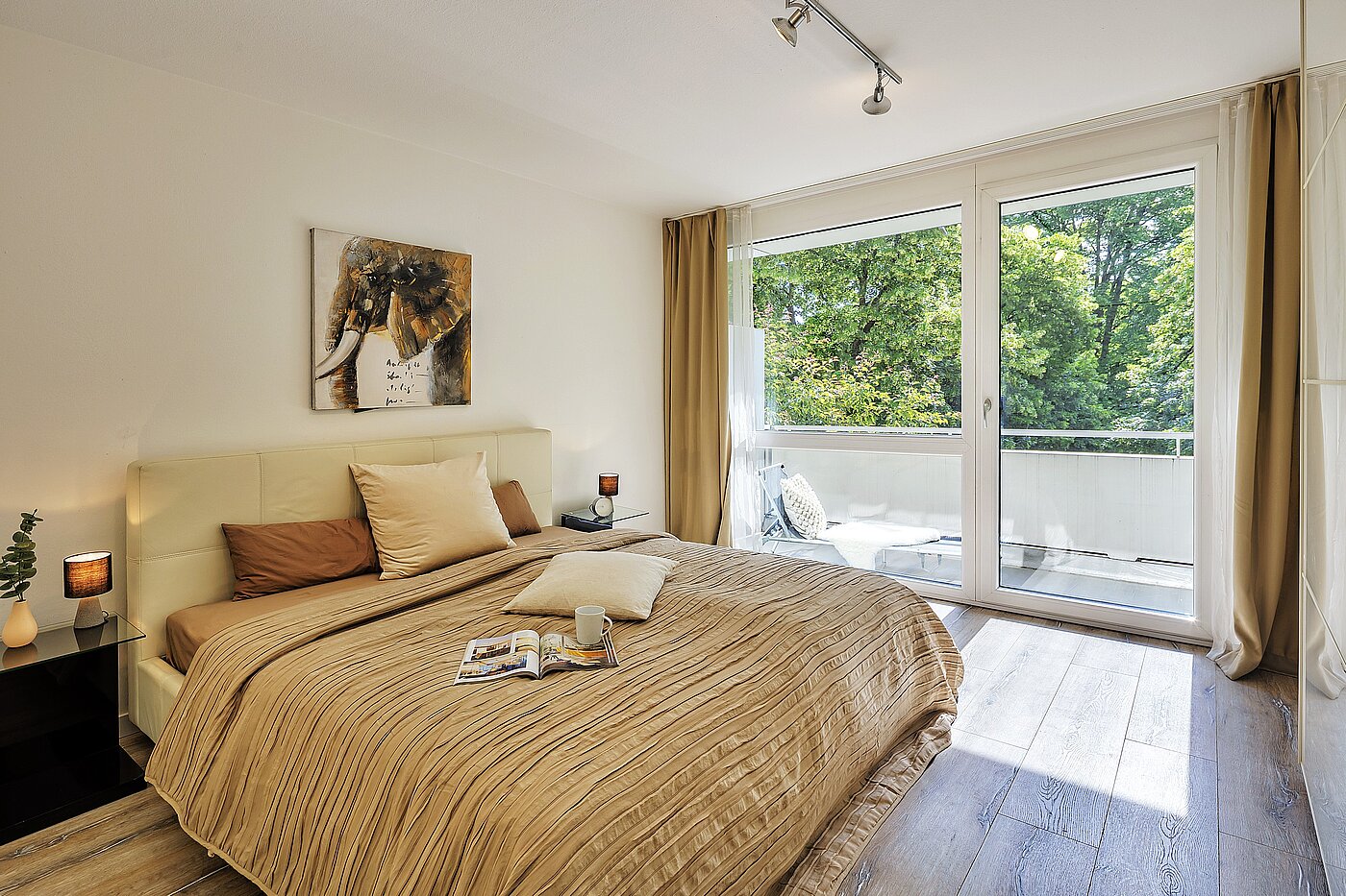 Etagenwohnung mit 3.5 Zimmern | München-Bogenhausen | 70267 | Schlafen und...